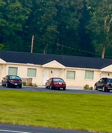 forest motel parking